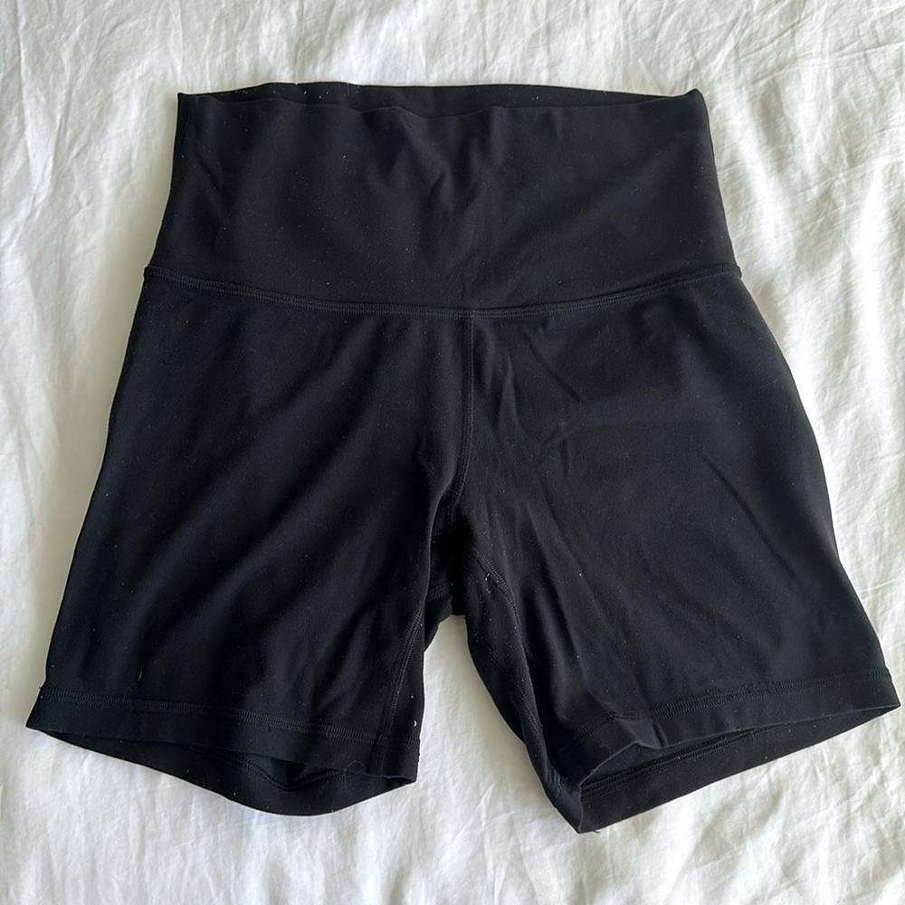 Lululemon 6” high rise align shorts
